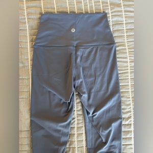 Blue Lululemon Wunder Under leggings 7/8 length